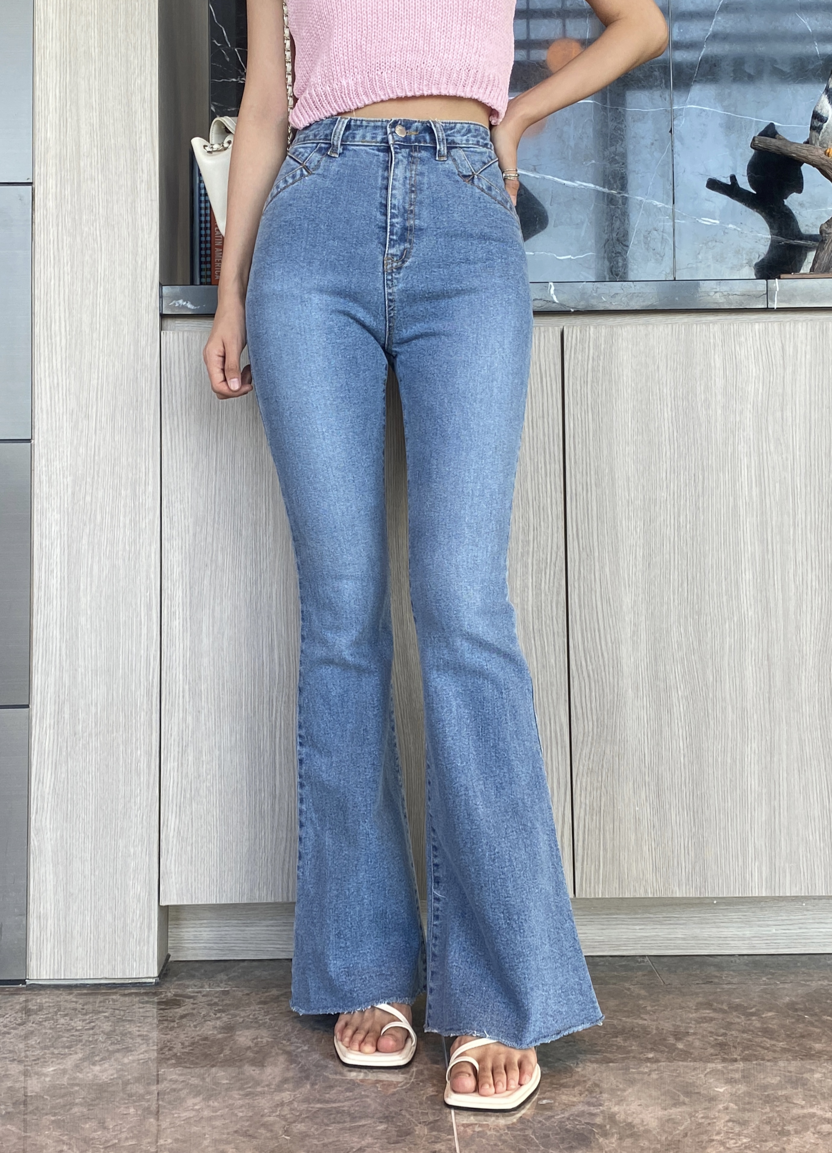 (訂購) 必買超高腰長腿喇叭牛仔褲 P8102 (S/M/L)