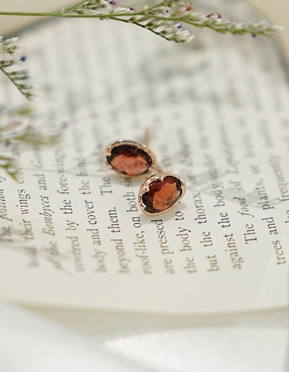 925 純銀橢圓框天然石耳環