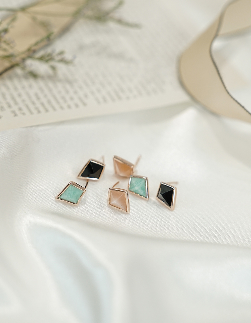 925 純銀不規則四邊形天然石耳環