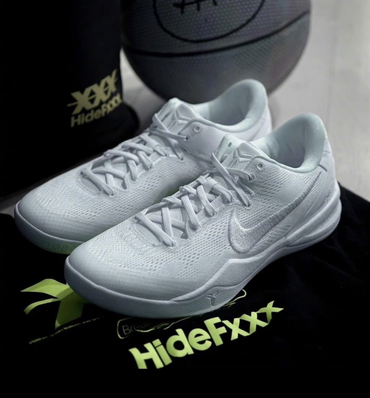 Kobe 2025 protro white