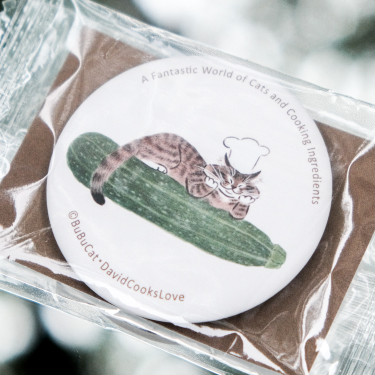 補補貓‧大衛煮愛｜絕版｜胸章｜櫛瓜虎斑貓