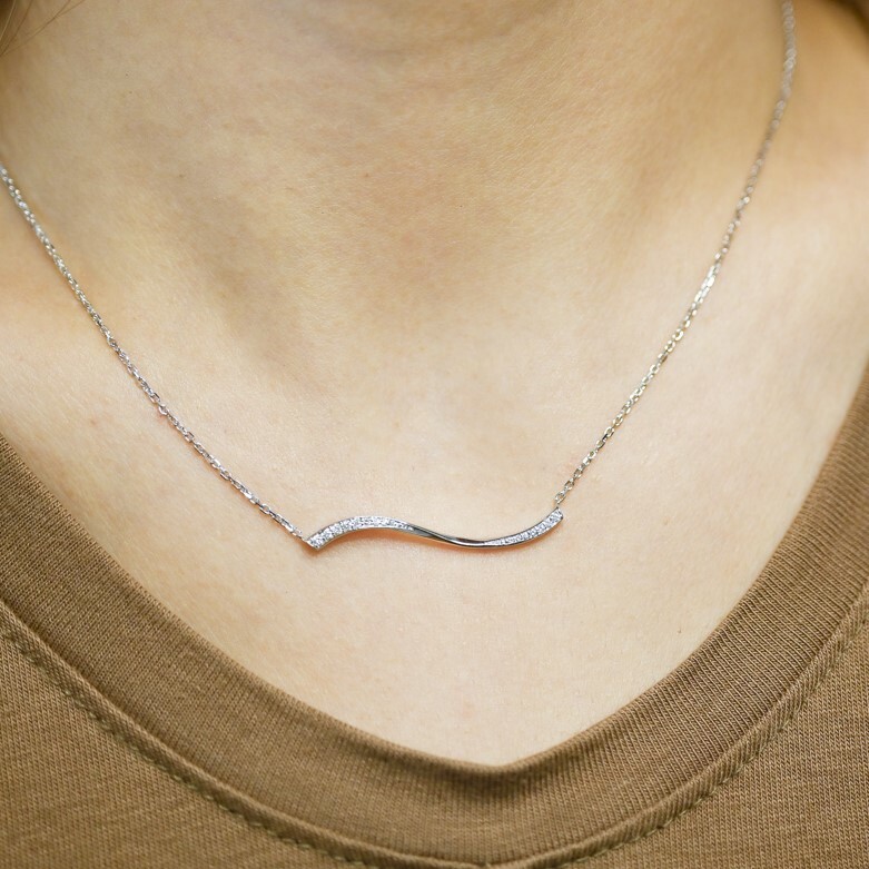 18K Curvi Diamond Necklace