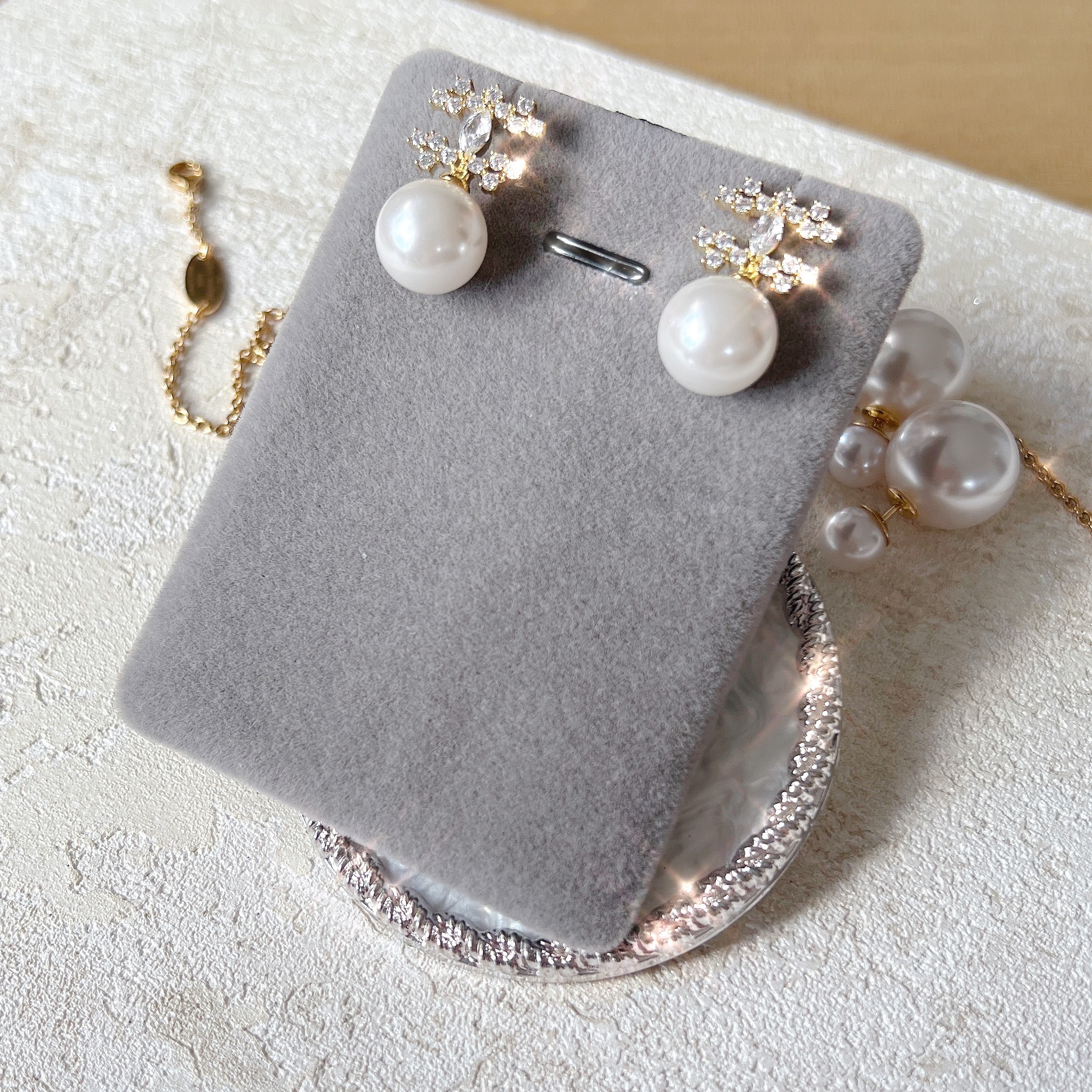 PY FASHION ACCESSORY: CC PEARL EAR RING
