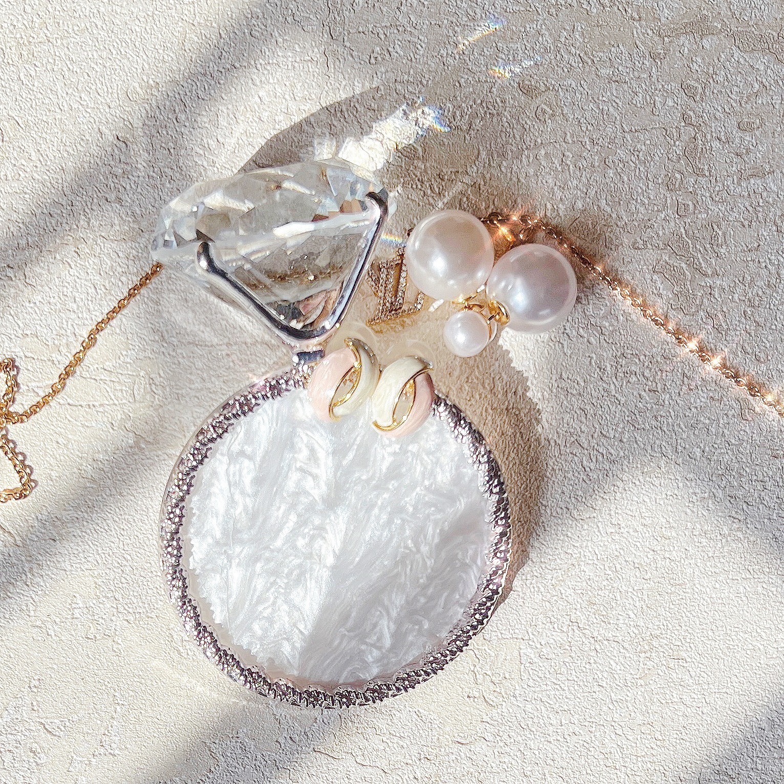 PY FASHION ACCESSORY: TWIST FAIENCE EAR RING