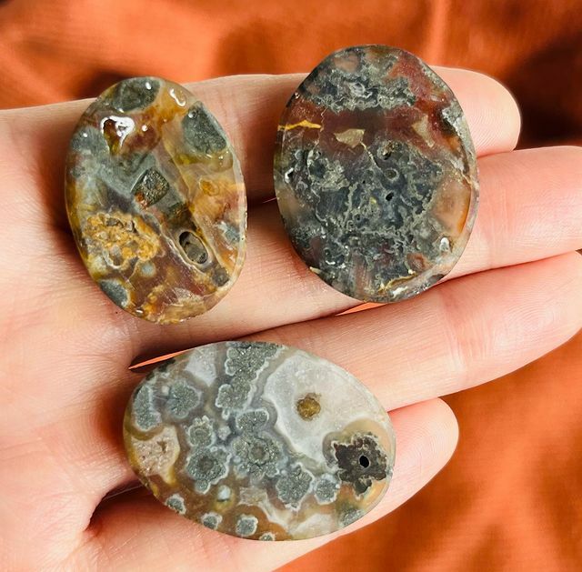 [原石] 白鐵礦 水晶墜面