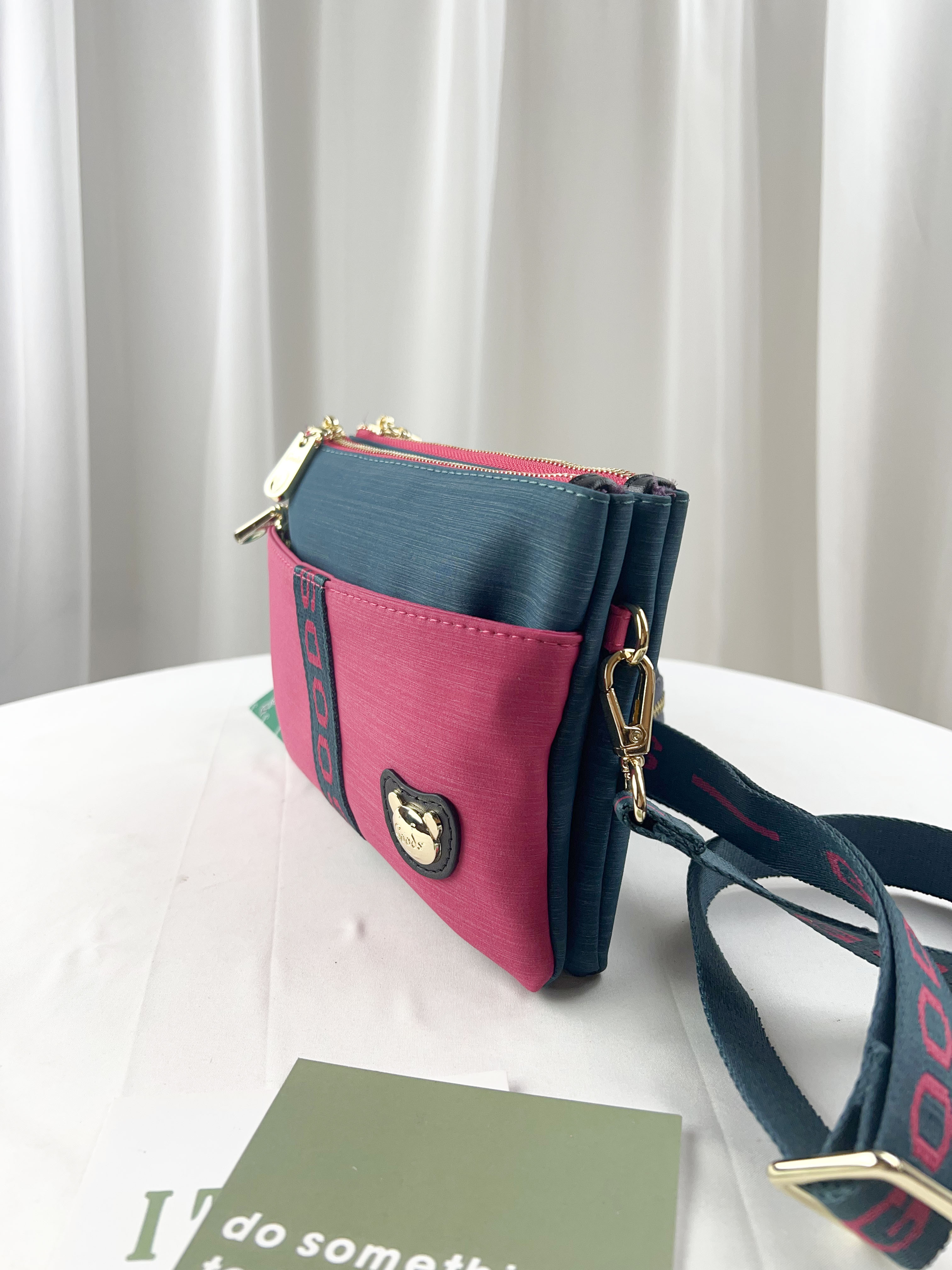 GOODS 綠桃拼色防潑水側背包  #2835