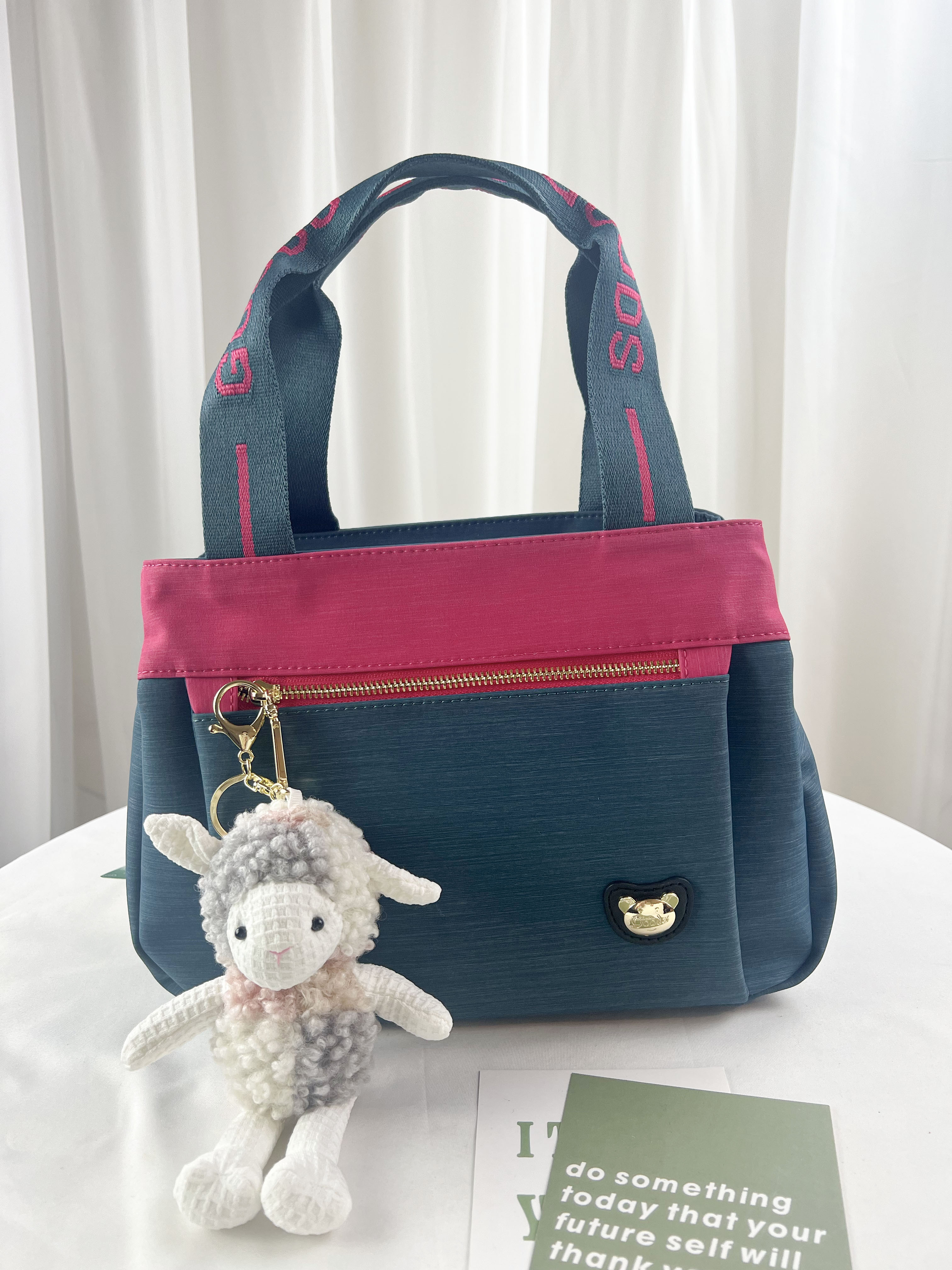 GOODS 綠桃拼色防潑水手提包 / 側背包 附小熊吊飾  #2757