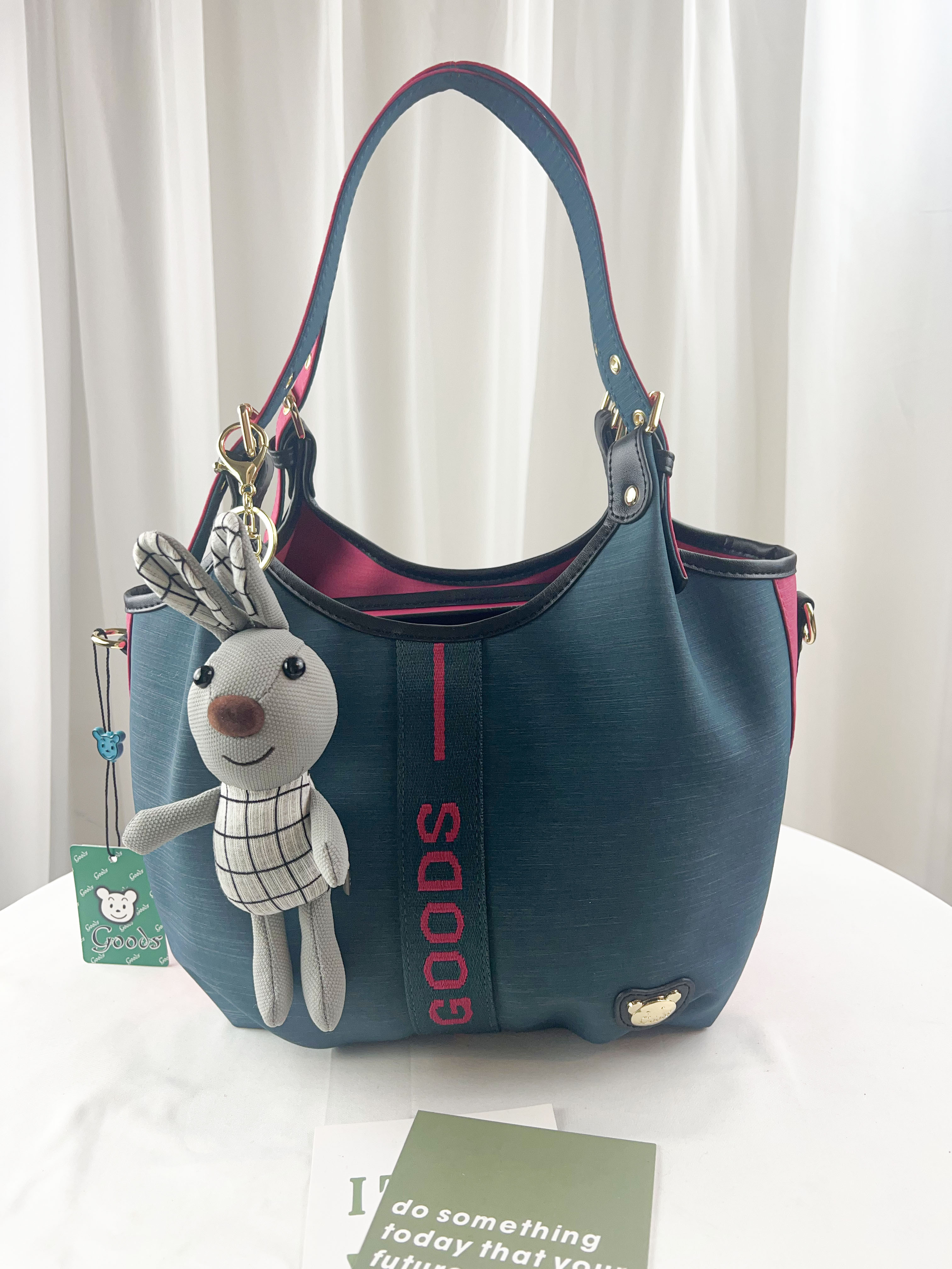 GOODS 綠桃拼色防潑水手提包 / 側背包 附小熊吊飾  #2520