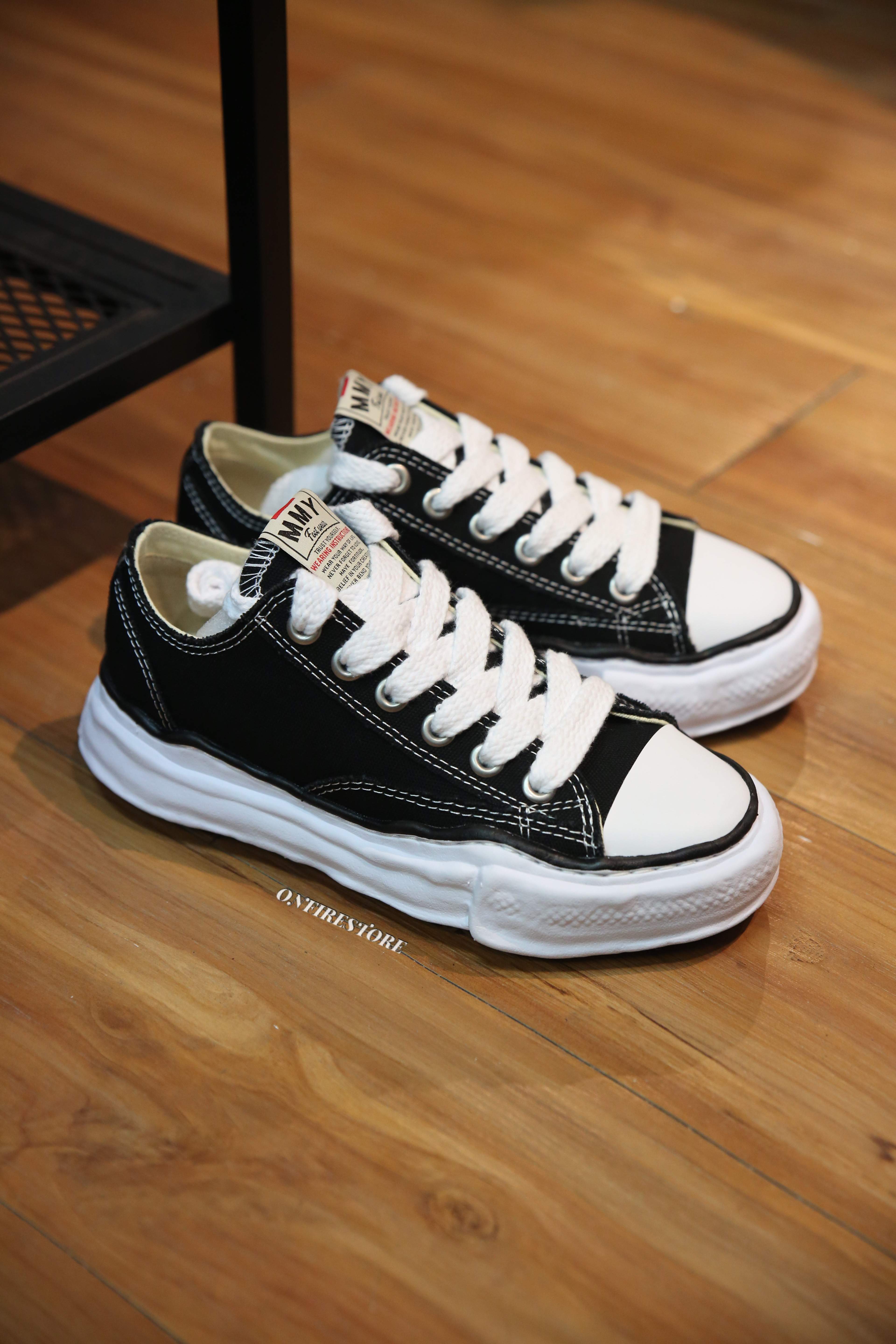 {現貨} MMY MAISON MIHARA YASUHIRO Peterson Canvas Low "Black"