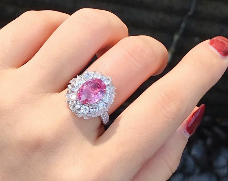 3.26ct 粉橙色帕帕拉恰戒指