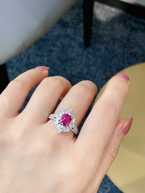 2.04ct 18K紅寶石戒指