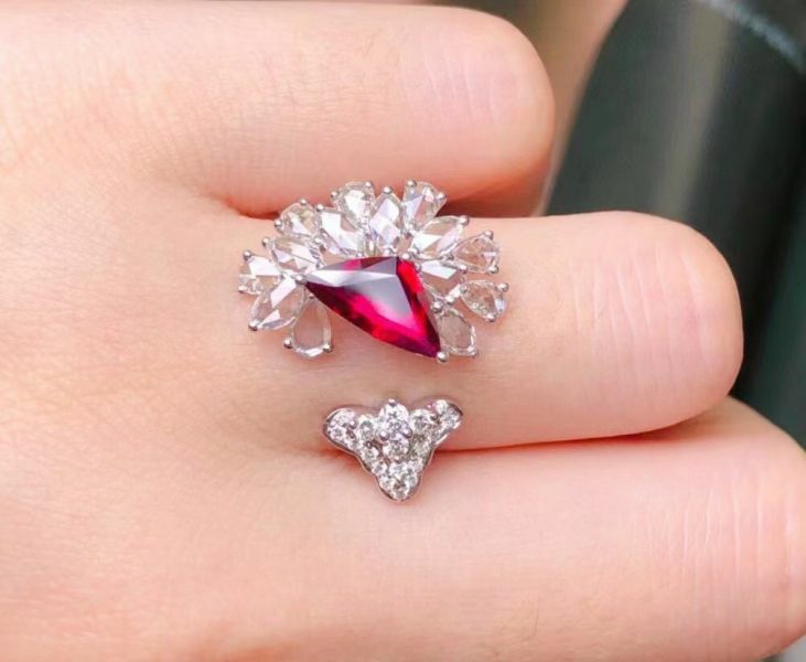 1.1ct 18k紅寶石戒指