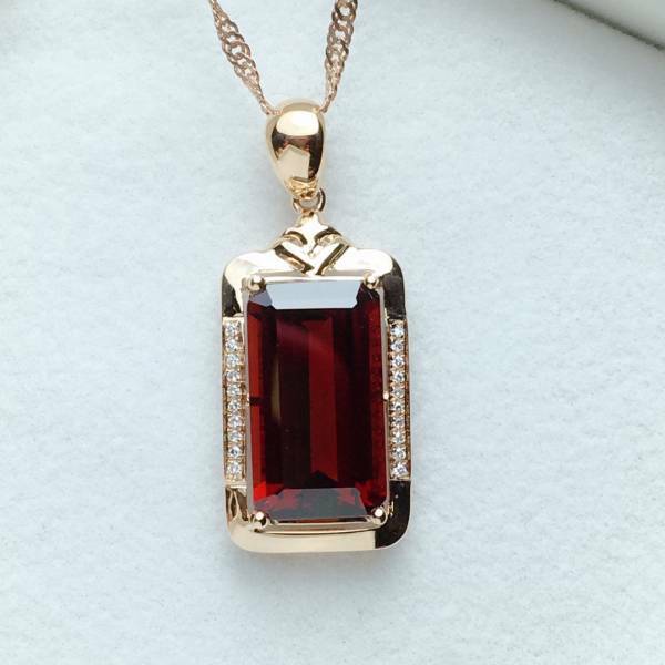 18k真金真鑽 天然石榴石吊墜 送證書