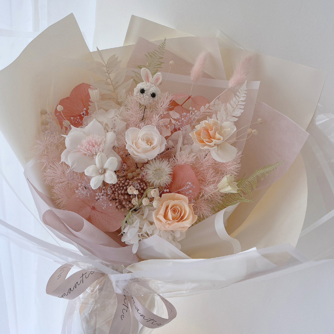 可愛白兔永生玫瑰花束