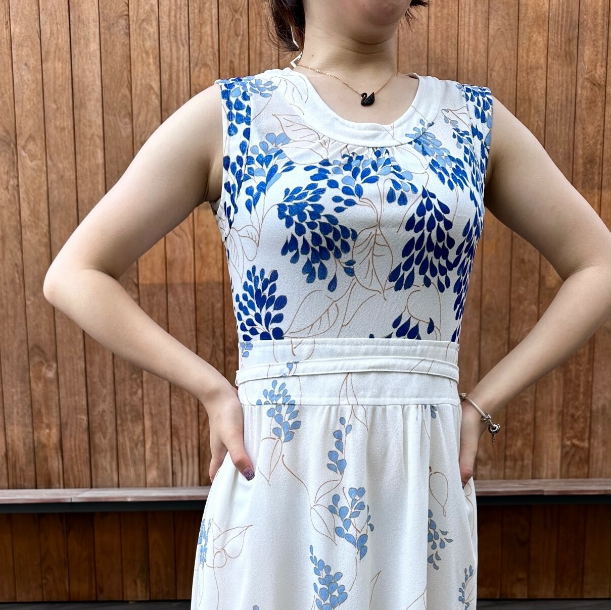 Saint Joie白色配藍色細葉圖案背心連身裙