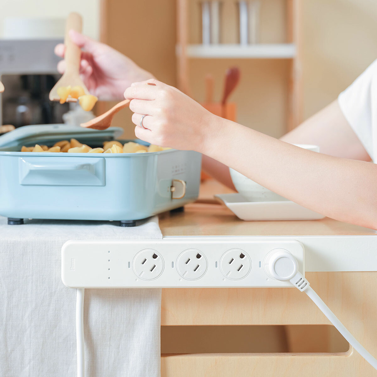 台灣 Elevon準好拔｜延長線二代_Power Guard 嗶嗶延長線-白/黑色