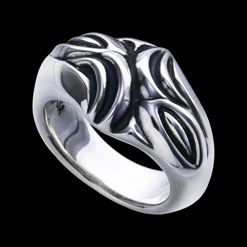 MATING FLIGHT: CARVED SILK RING (L)