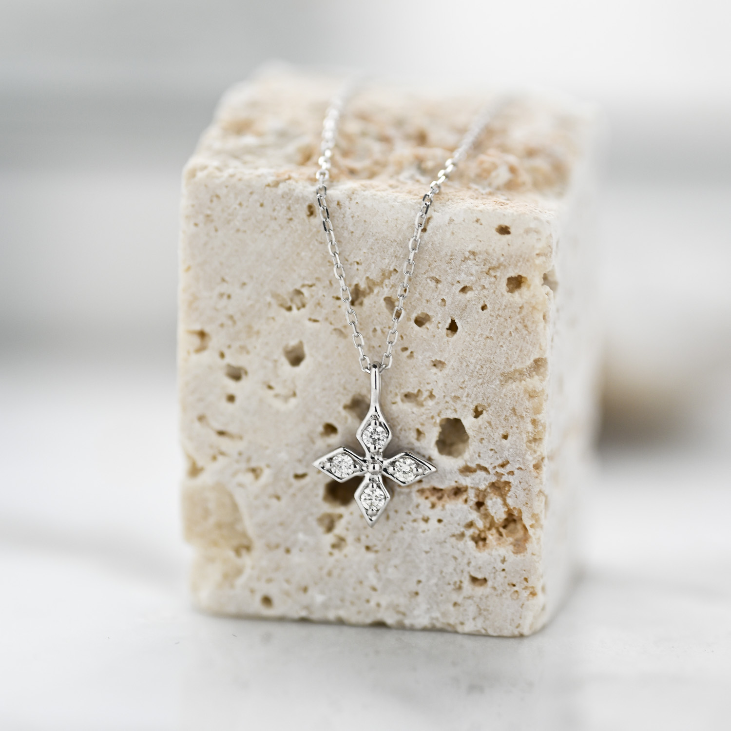 18K Lucky Windmill Diamond Necklace