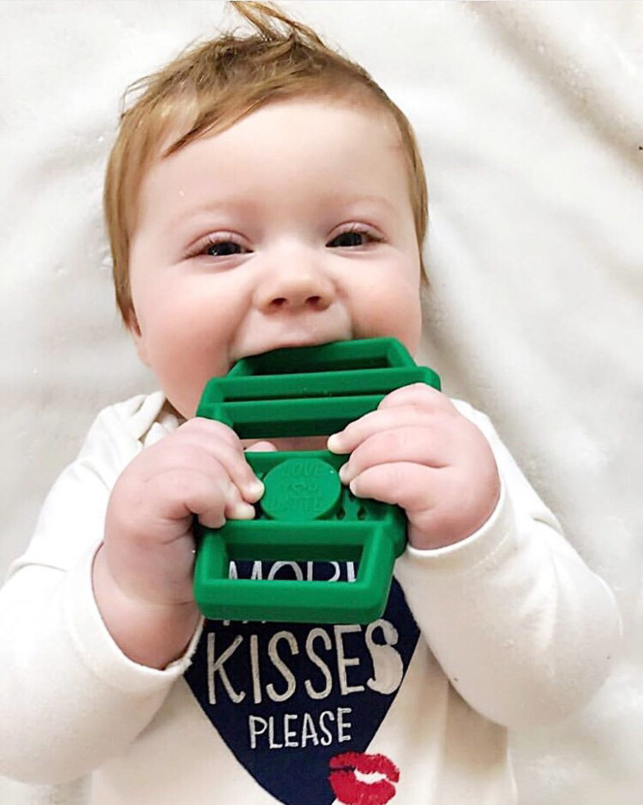 Itzy Ritzy 造型矽膠固齒器-抹茶拿鐵