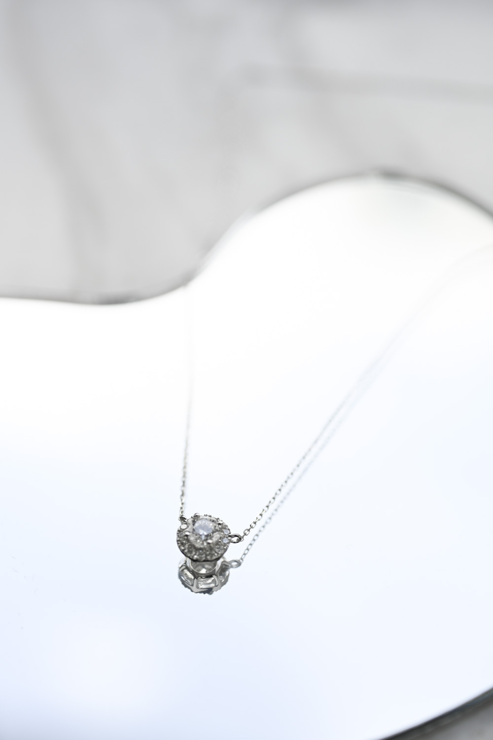 18K 0.30ct halo diamond necklace