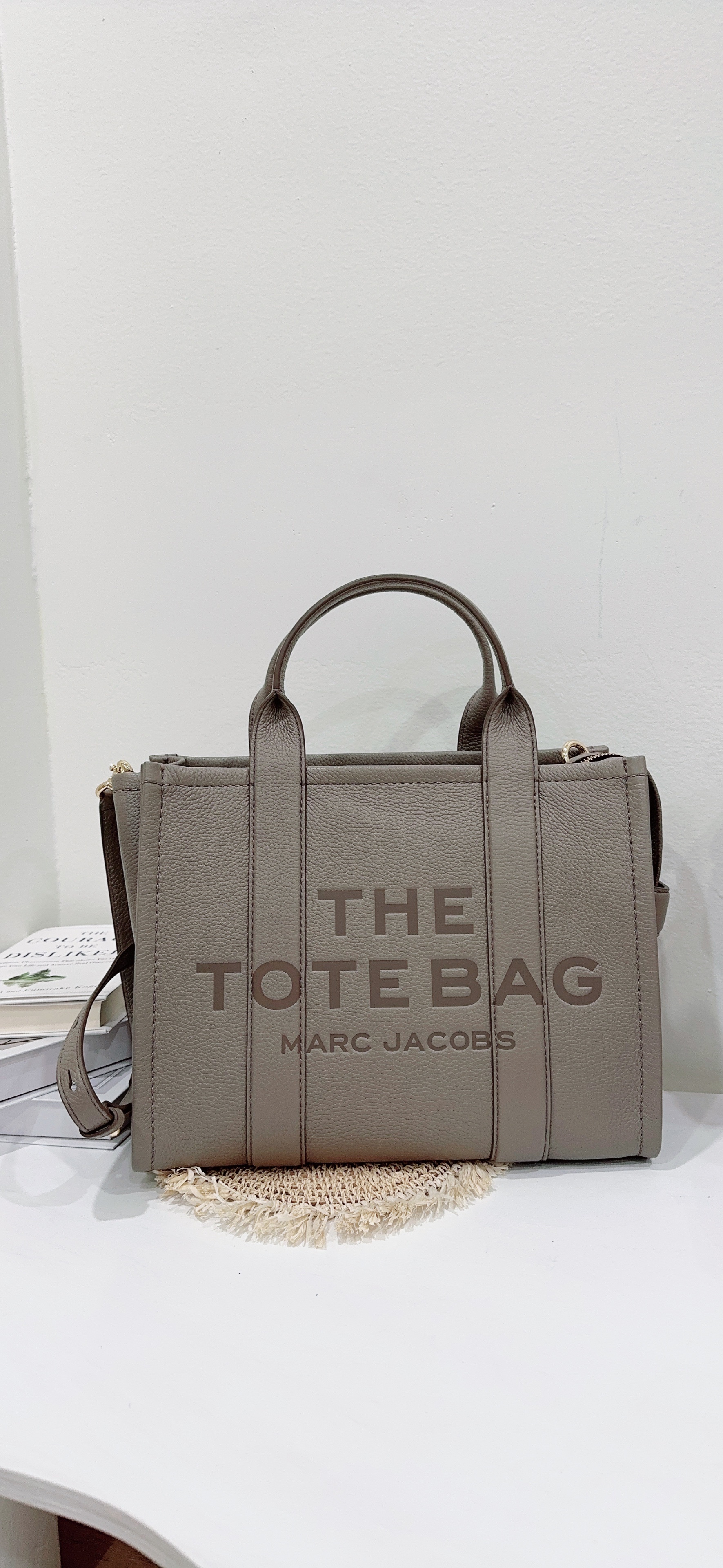 Marc Jacobs Tote bag Medium size Cement