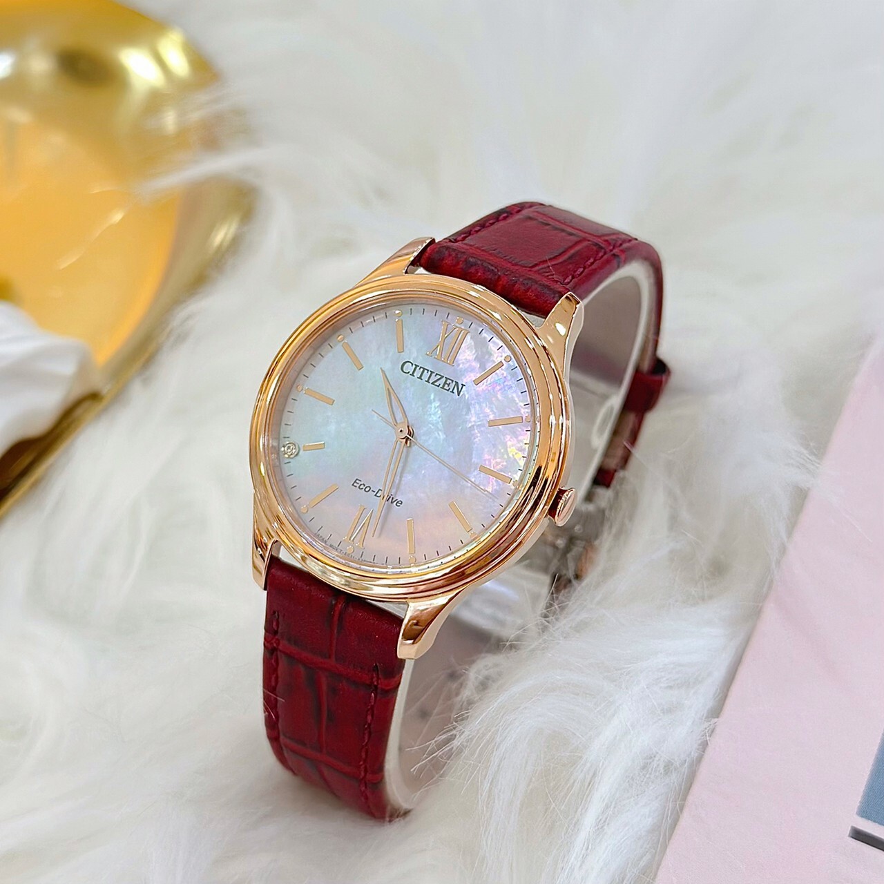 【CITIZEN 星辰】LADY’S 光動能大三針時尚女錶 EM0419-11D 34mm 現代鐘錶