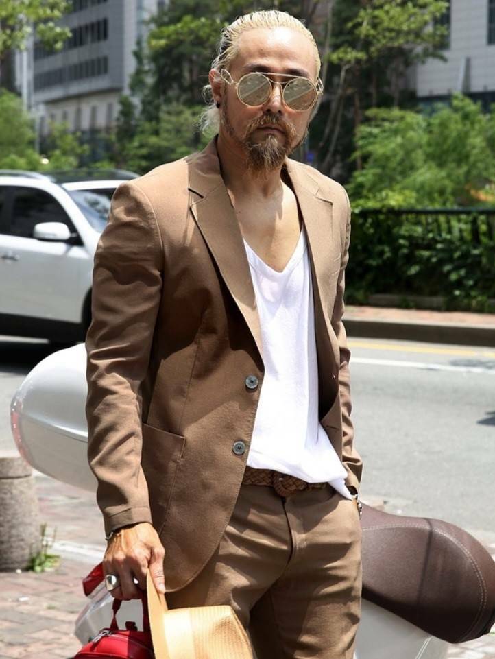 生動涼爽雙扣西裝外套