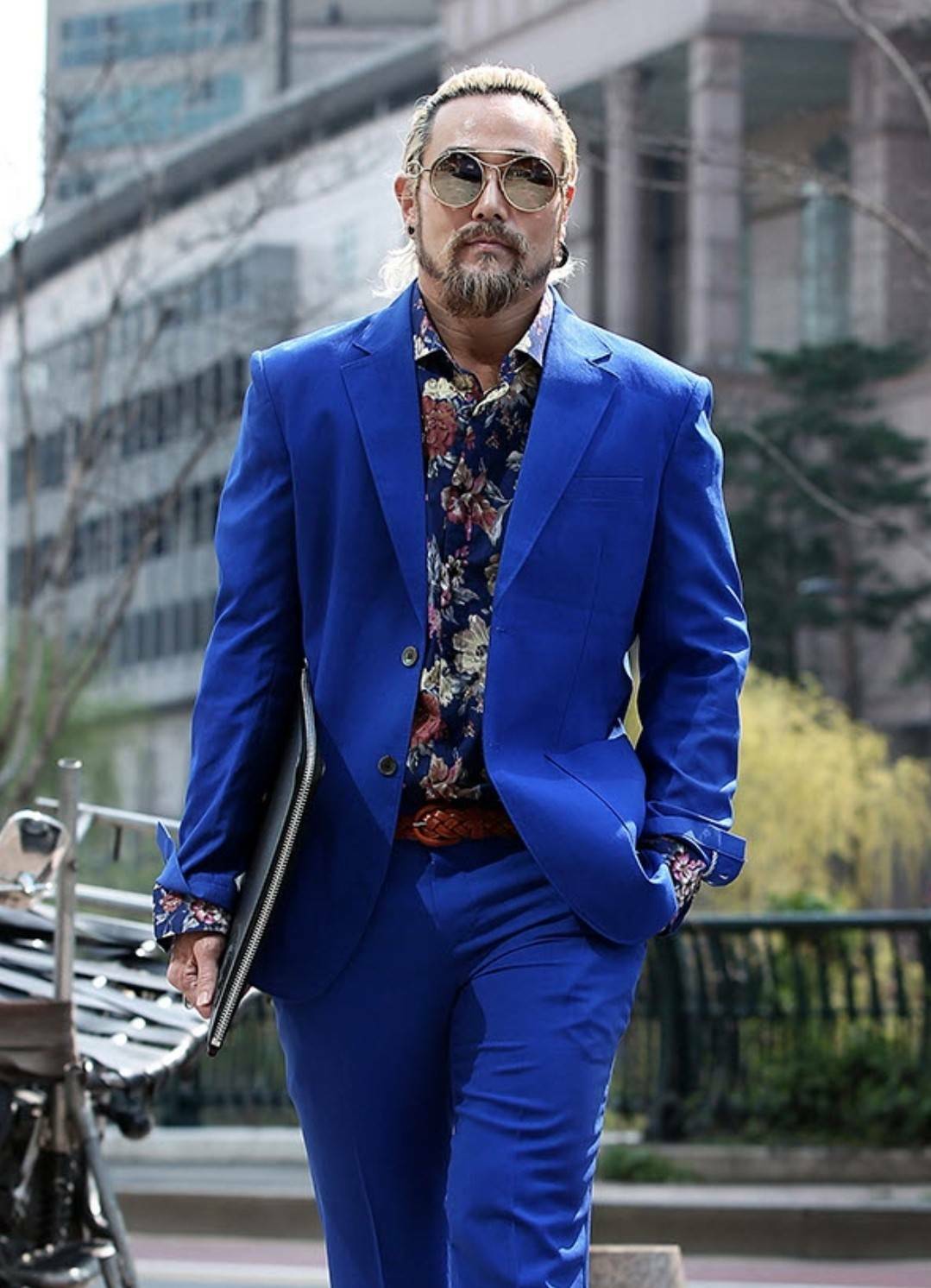 生動涼爽雙扣西裝外套