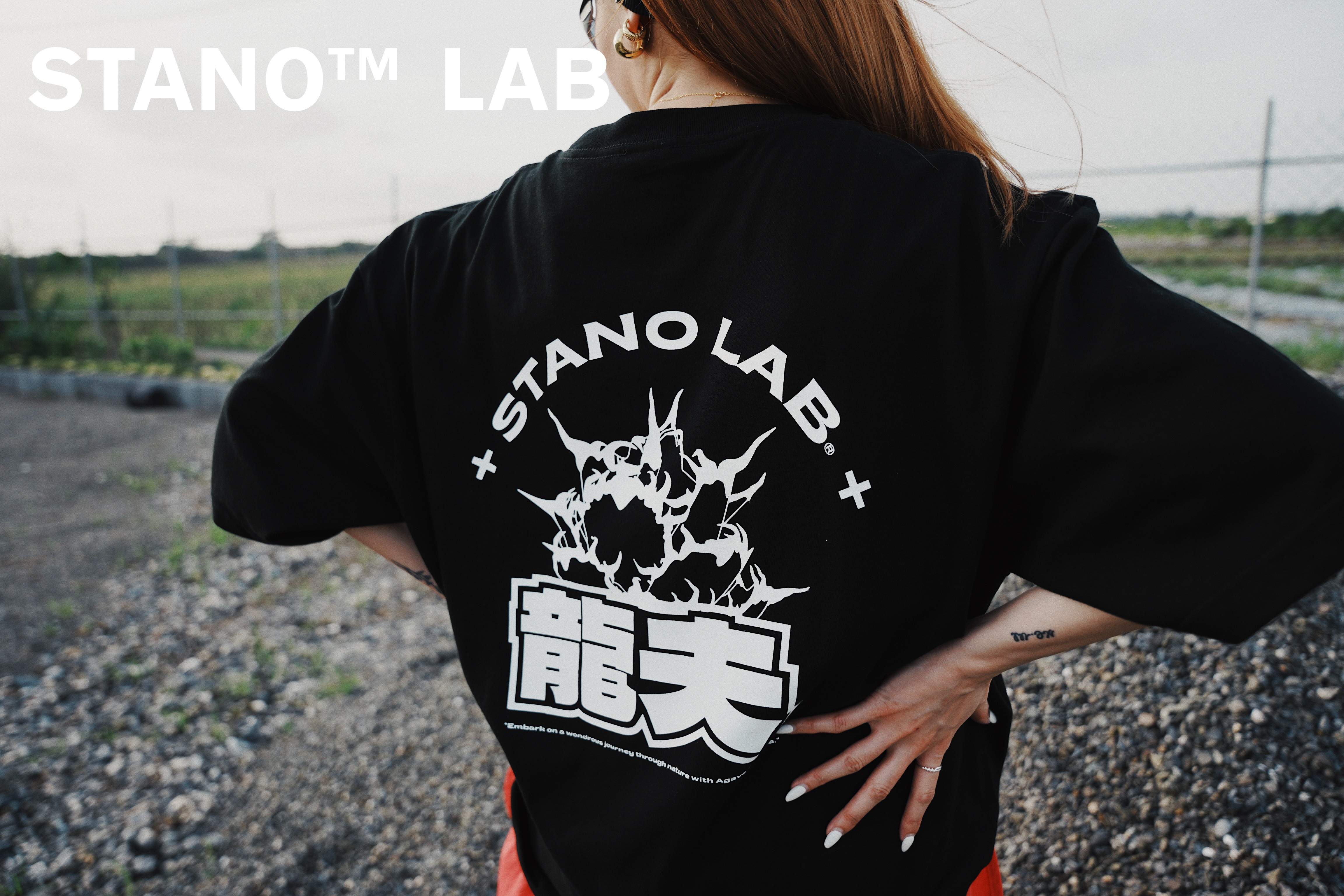 AGAVE Farmer graphic-print Tシャツ (ブラック)