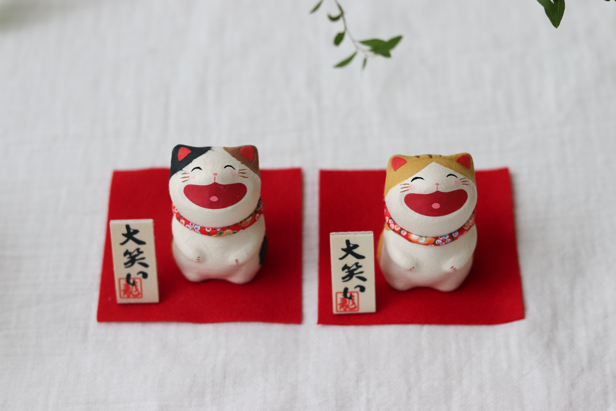 日本 龍虎堂 大笑貓和紙擺飾 (立)