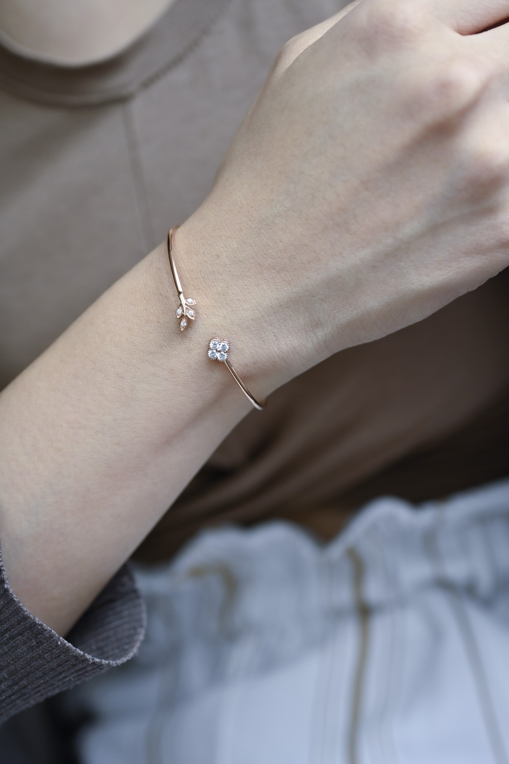 18K Cloverland Open Diamond Bangle