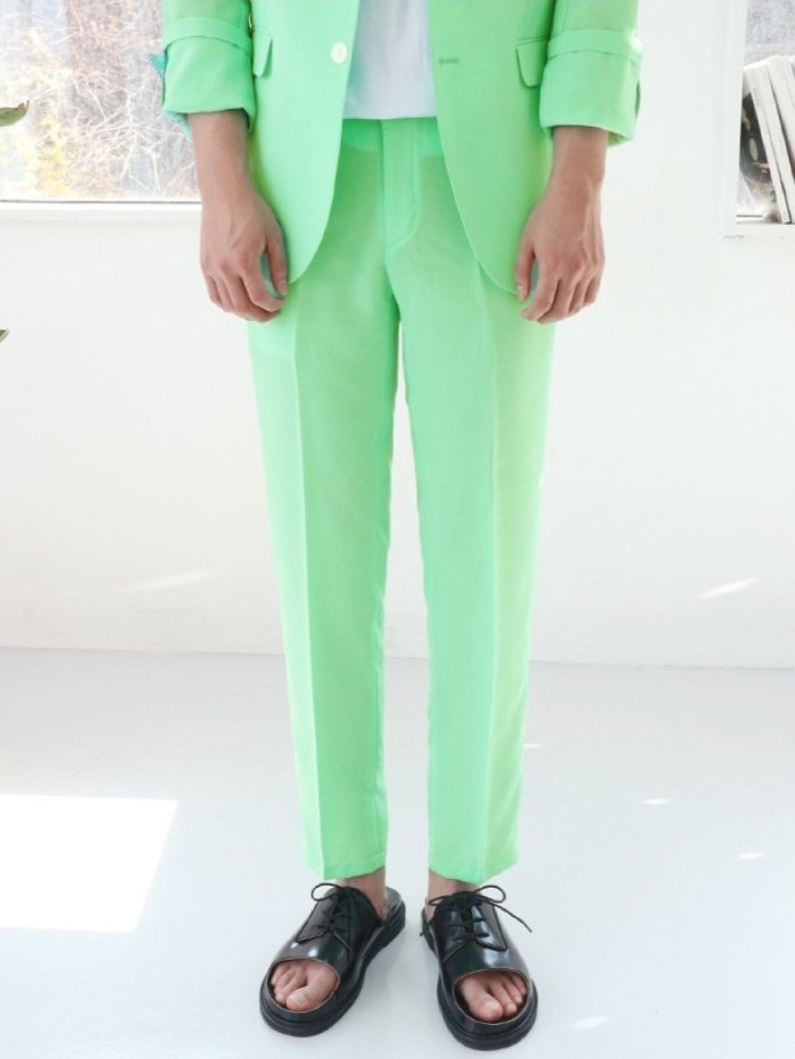薄荷色直筒西裝褲