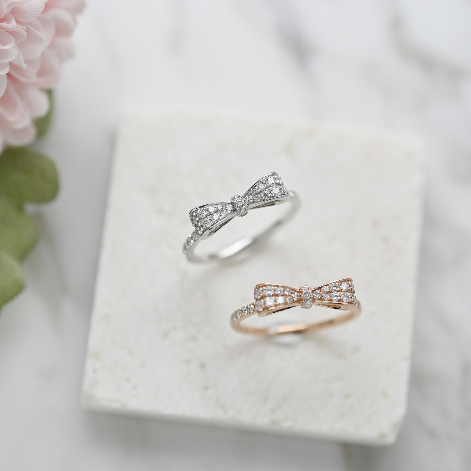 18K Elegance Ribbon Diamond Ring