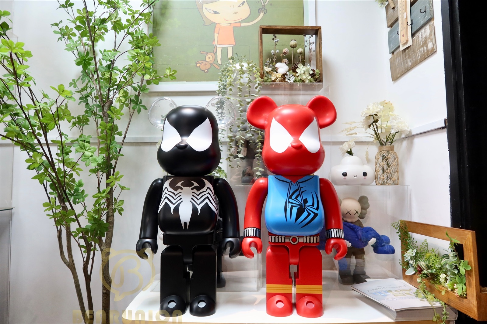🥇現貨🥇Bearbrick 1000%  SCARLET SPIDER + BLACK COSTUME