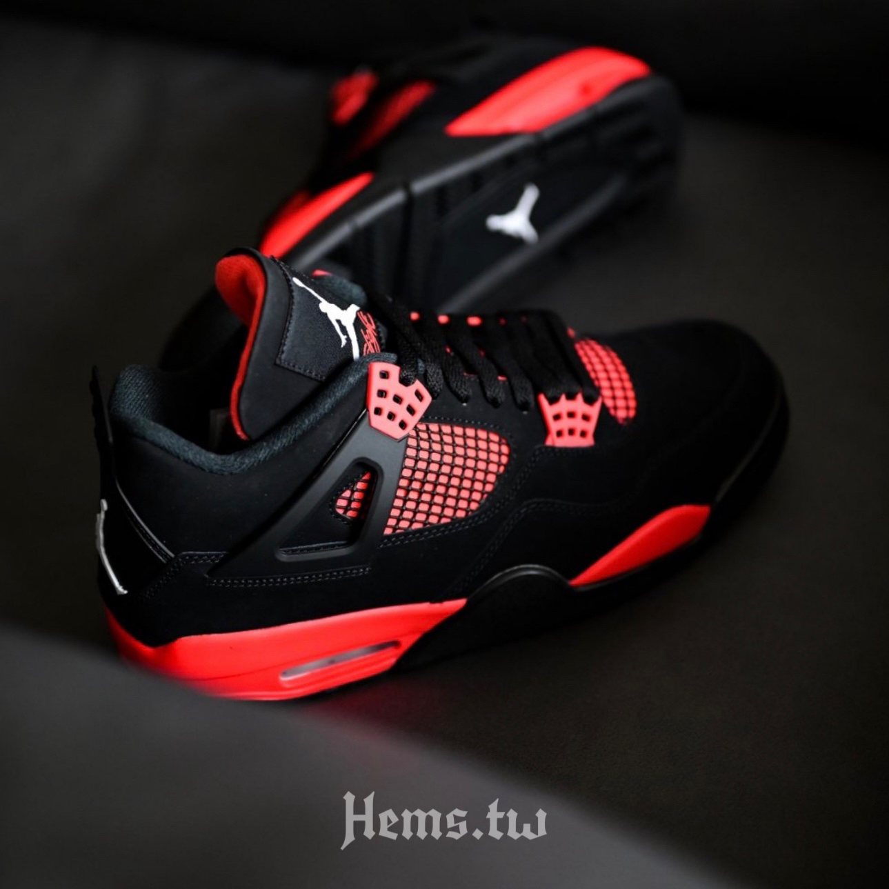 Thunder on sale jordan 4s