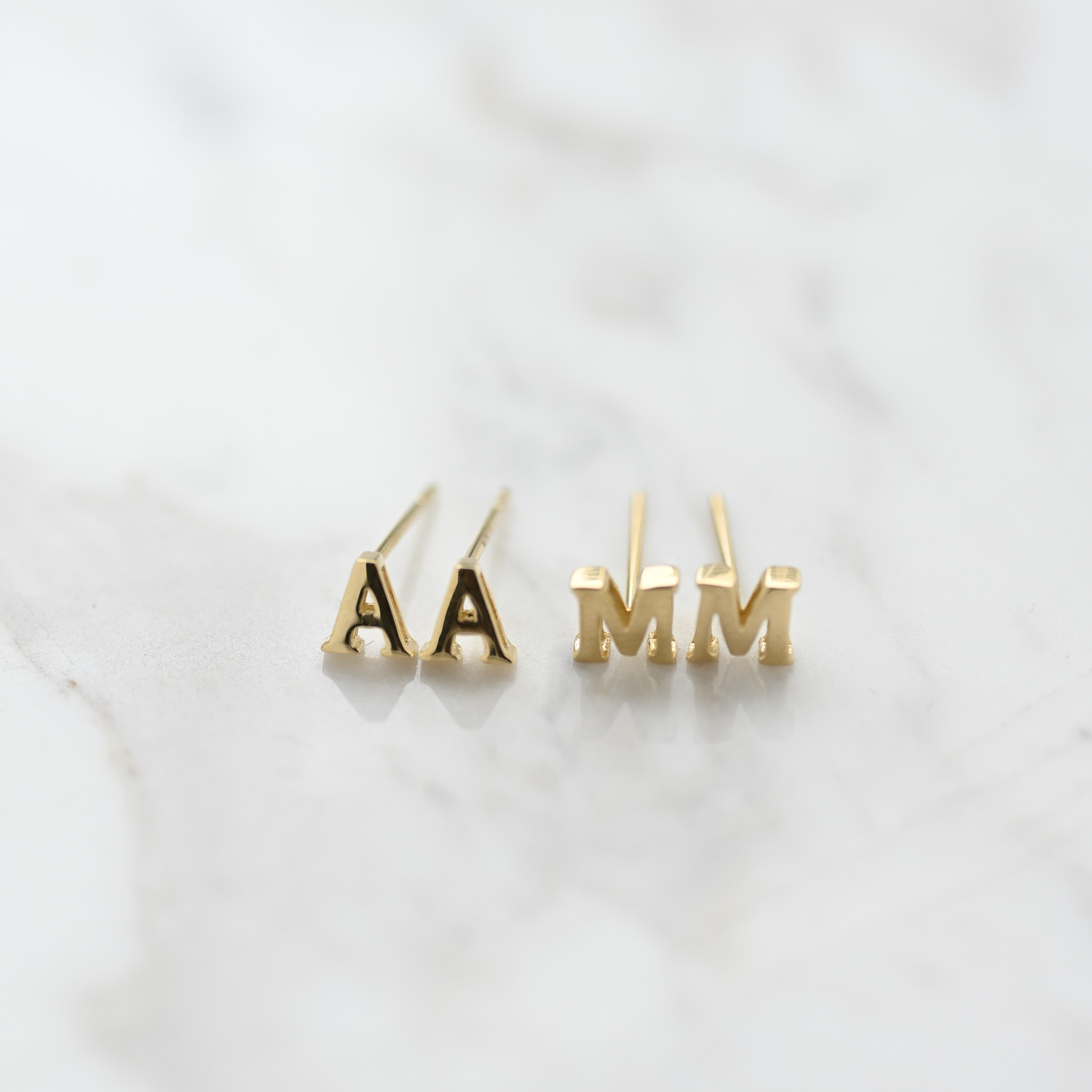 18K Italy Initial Earring M