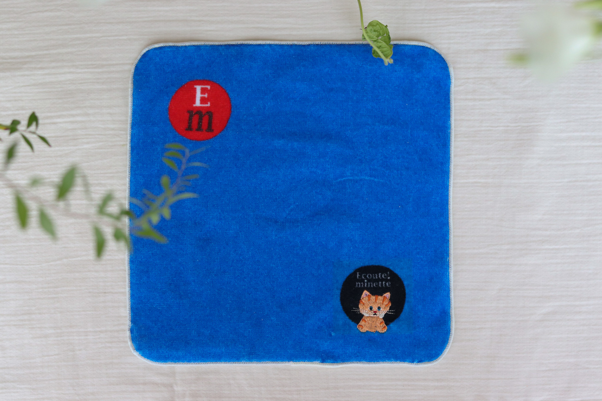 日本  Ecoute minette 窗邊的貓咪 刺繡方巾