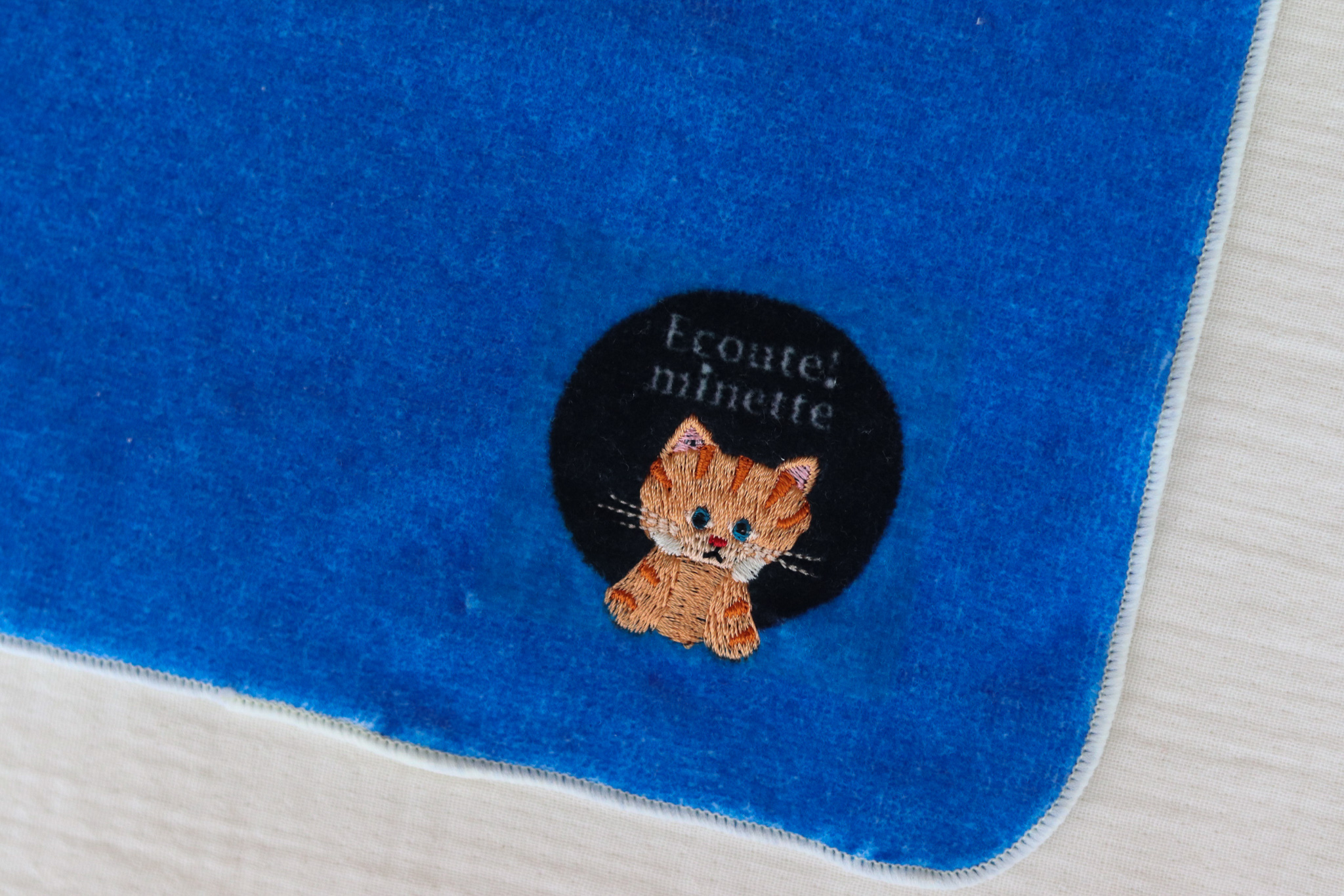 日本  Ecoute minette 窗邊的貓咪 刺繡方巾
