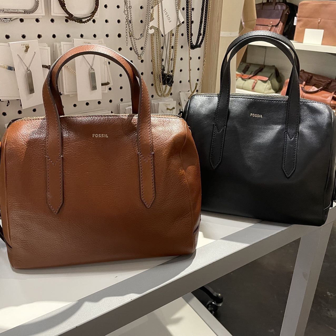 預購 FOSSIL SYDNEY 輕量真皮波士頓包