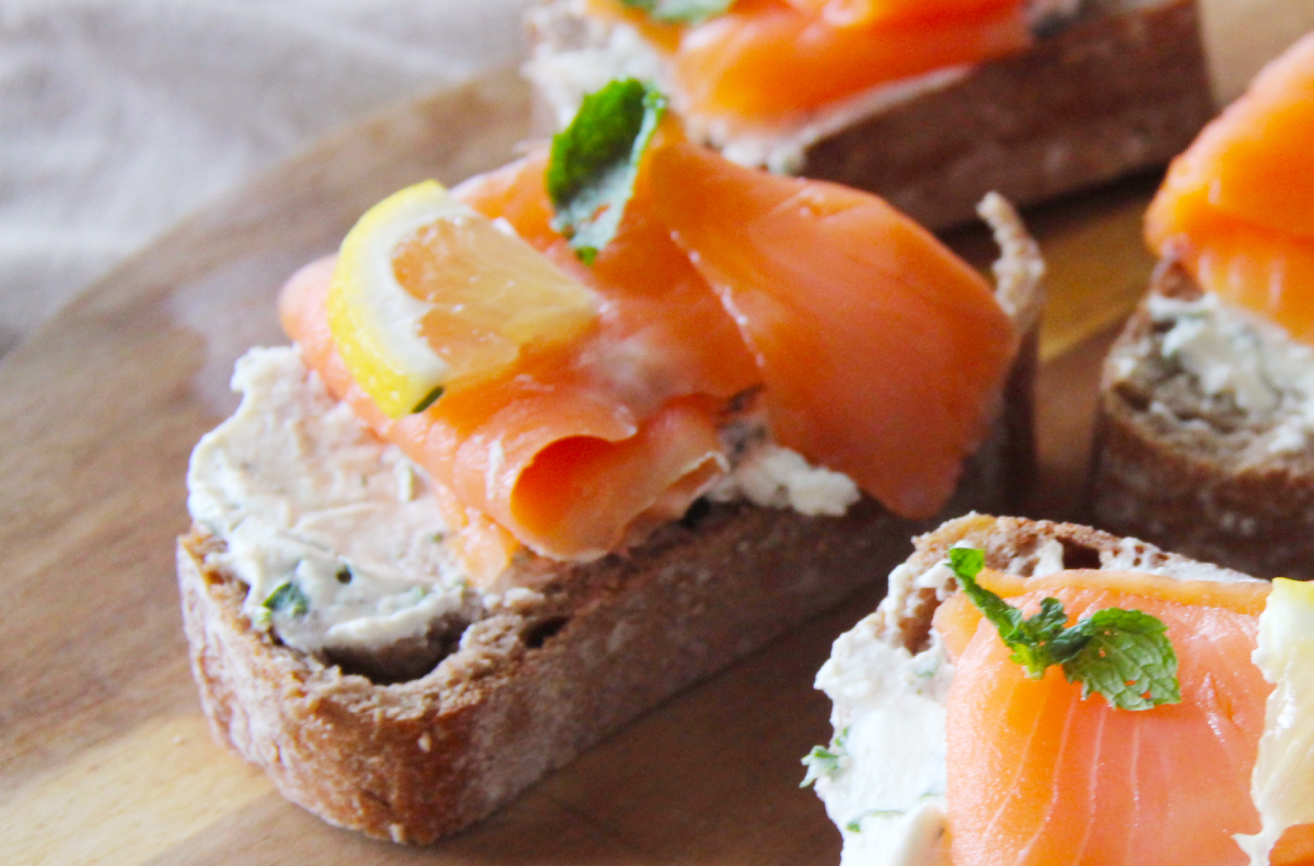 不老鮭魚佐蒜香乳酪