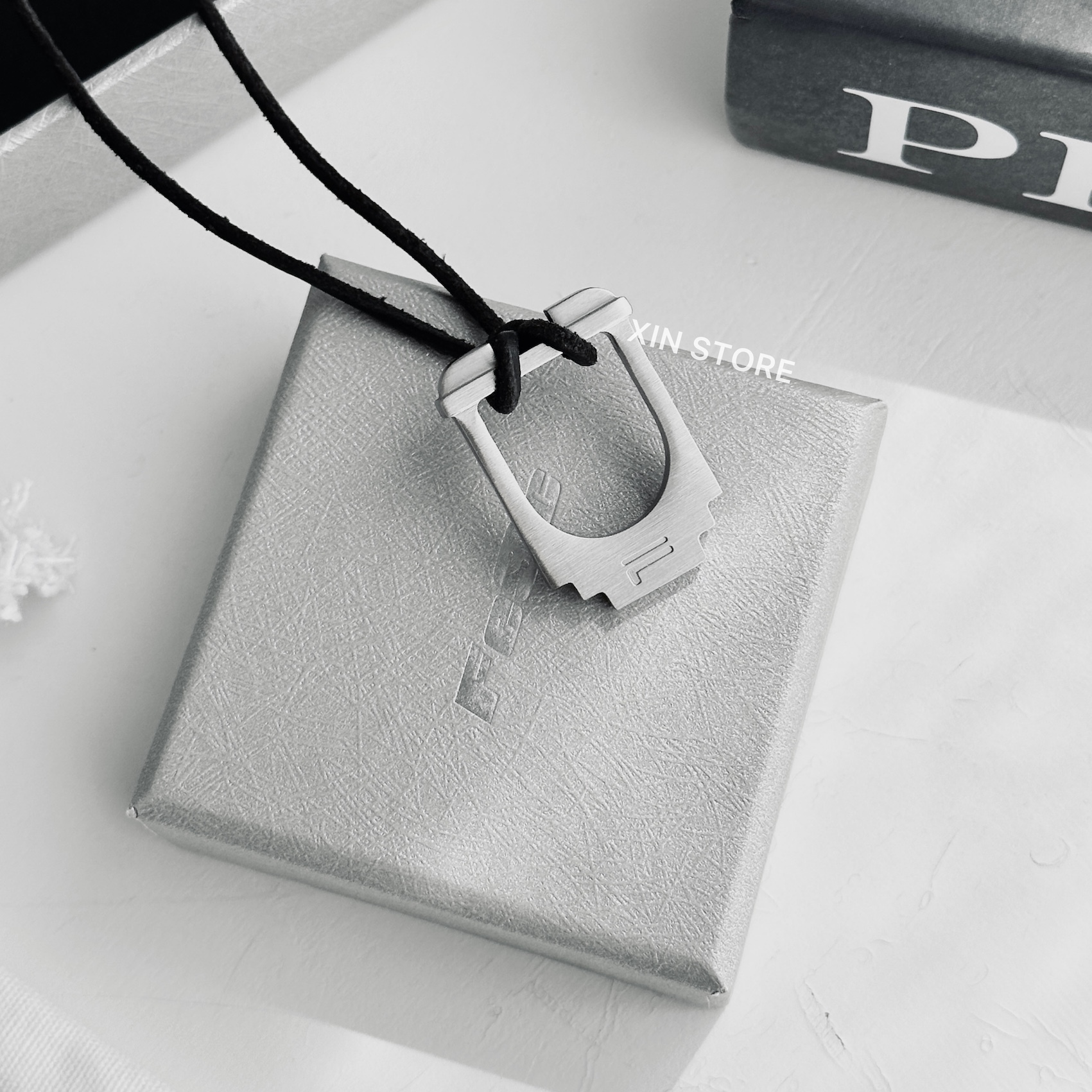 Fe3c ”Darwin Necklace & Ring” 不鏽鋼 城堡 可調節 項鍊