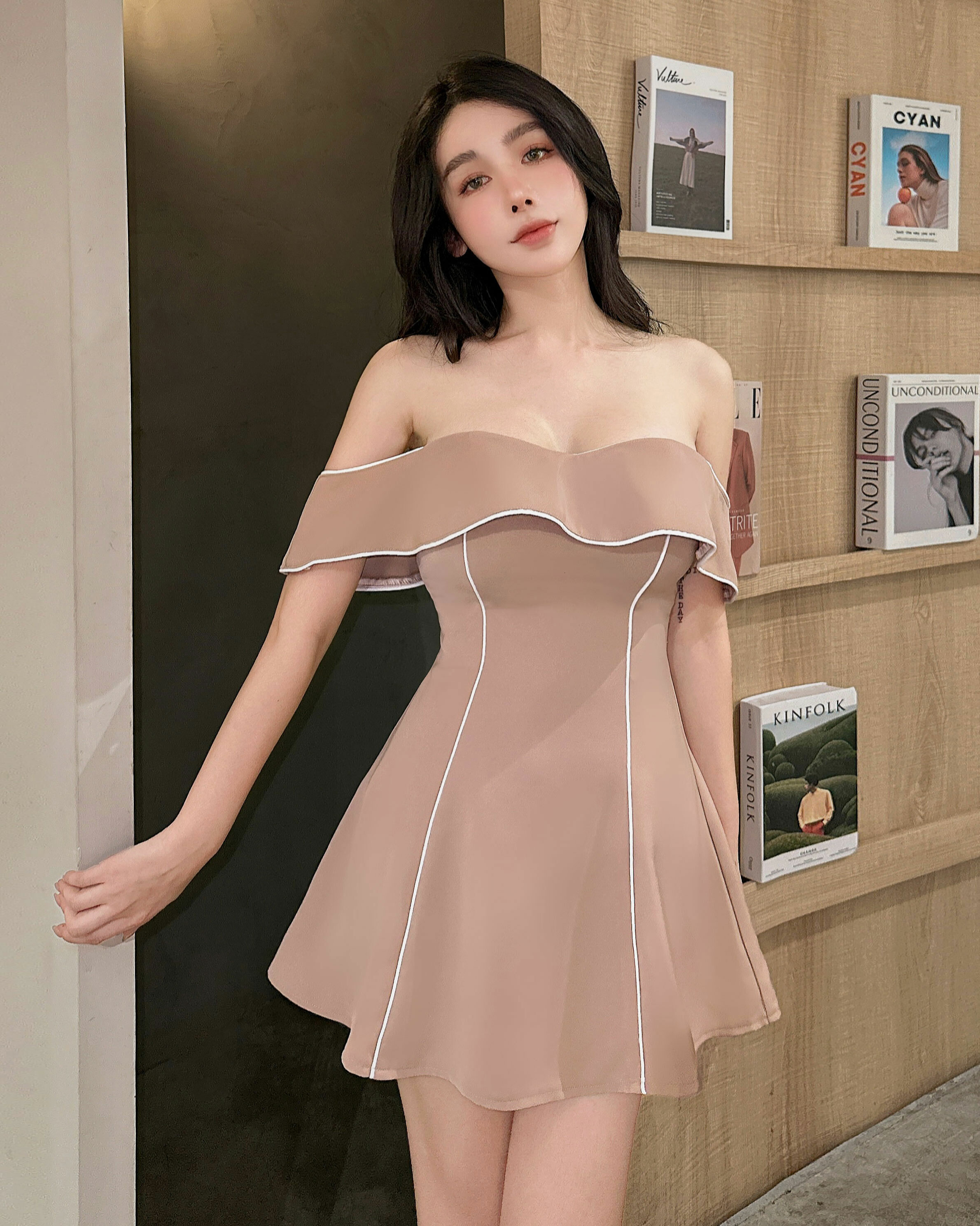 ⭒限量-甜美一字領荷葉撞色線條傘洋