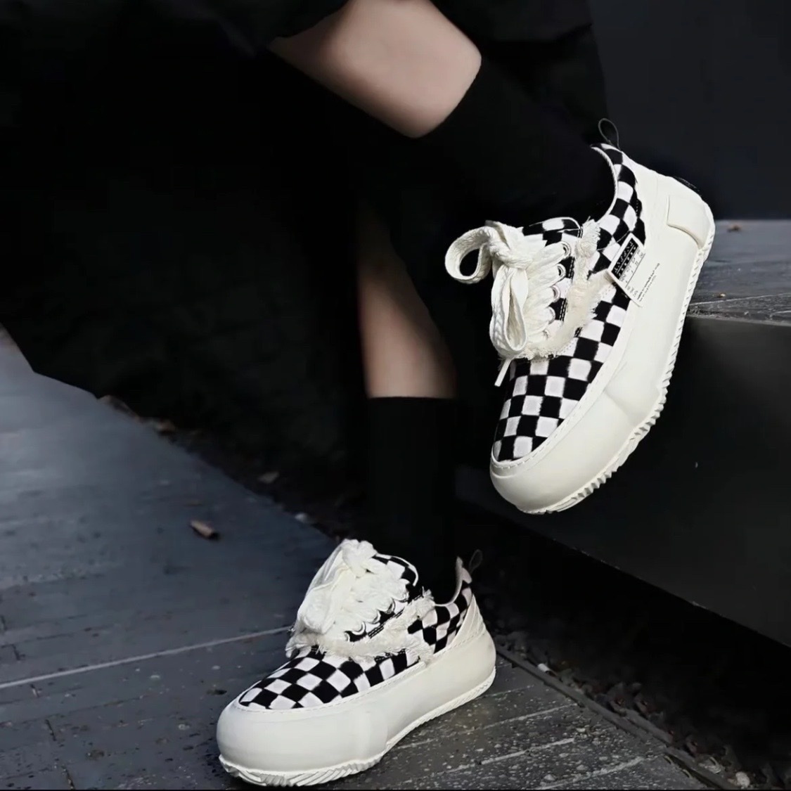 xVESSEL Pixel Light 棋盤像素方格 棉花糖 厚底 低筒 黑白色 F22X68B