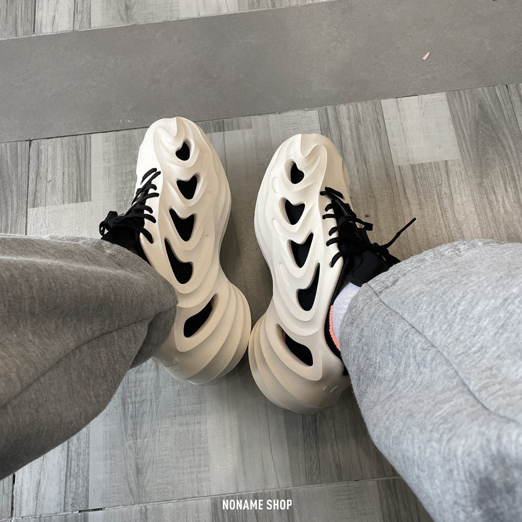 ADIDAS ADIFOM Q 魚骨 解構 洞洞鞋 骨白黑 (男款)