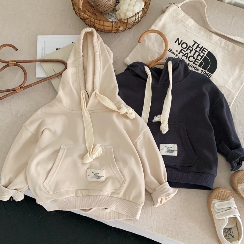 小標籤連帽大學T