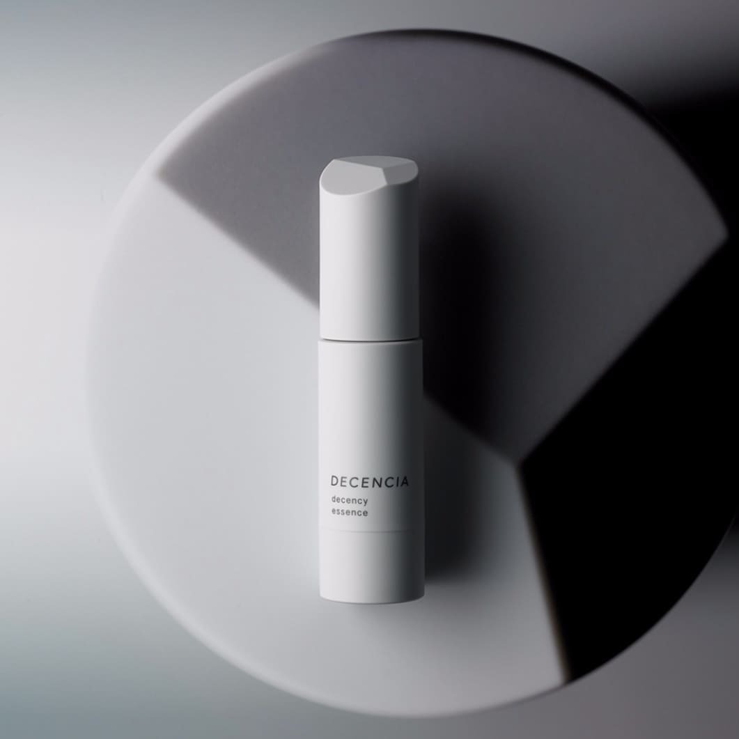 DECENCIA Decency Essence 30g