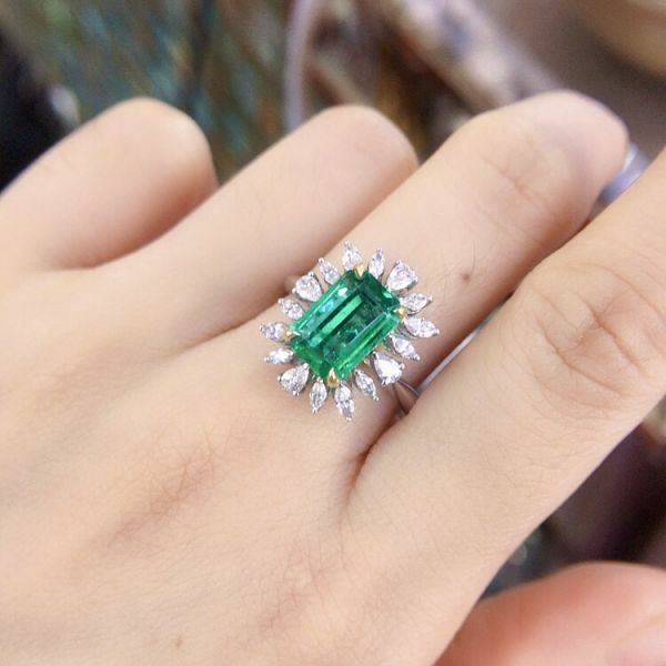 18k金配鑽石镶嵌 祖母綠戒指 送證書