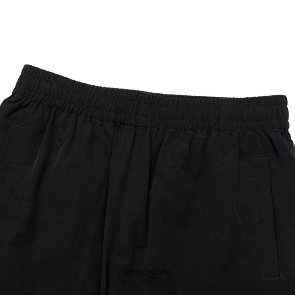 【下殺↘ $399】NCAA 短褲 杜克大學 藍惡魔 黑藍LOGO 風衣 運動短褲 男 7221554220