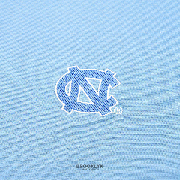 【下殺↘ $399】NCAA 短T 中性 北卡羅來納 北卡藍白 刺繡LOGO 領口拼接 休閒 男女  7225501181