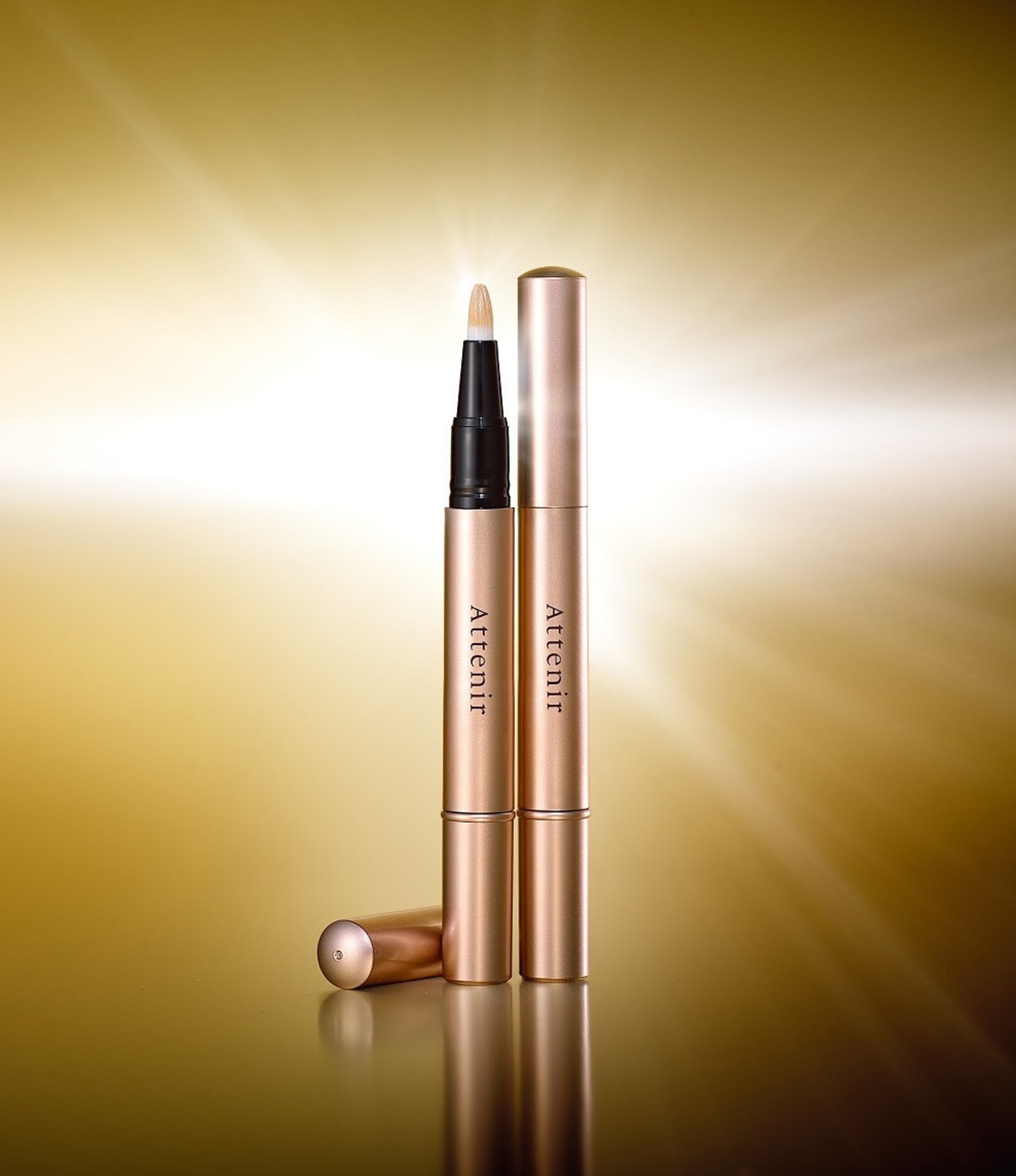 ATTENIR The Reflector Highlight Concealer SPF23 PA++